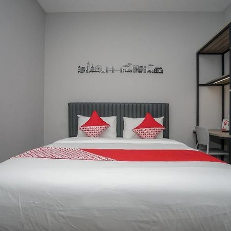 Oyo 568 Rajawali Homestay Палембанг Екстер'єр фото