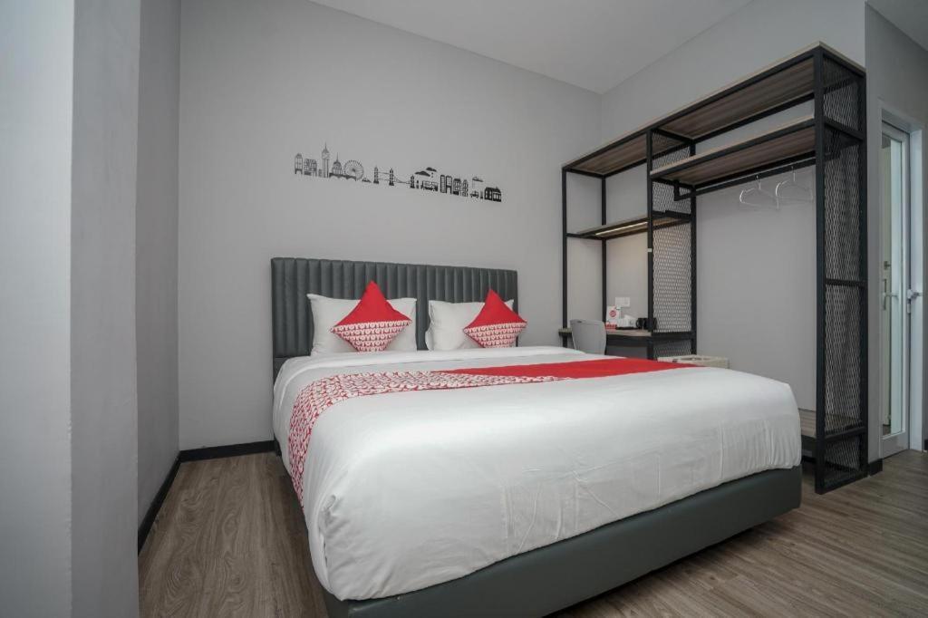 Oyo 568 Rajawali Homestay Палембанг Екстер'єр фото